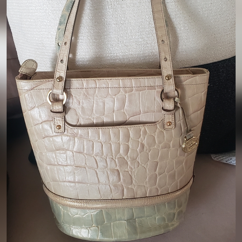 💥 SALE Authentic BRAHMIN: VTG  Duxbury Medium Croc-Embossed Bucket Bag